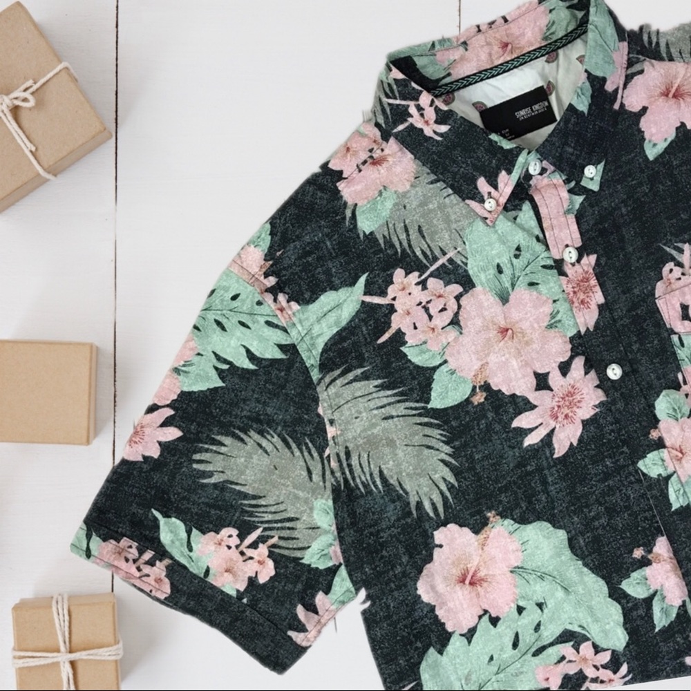 New Men’s Sunrise Kingdom Floral Button Up Size M